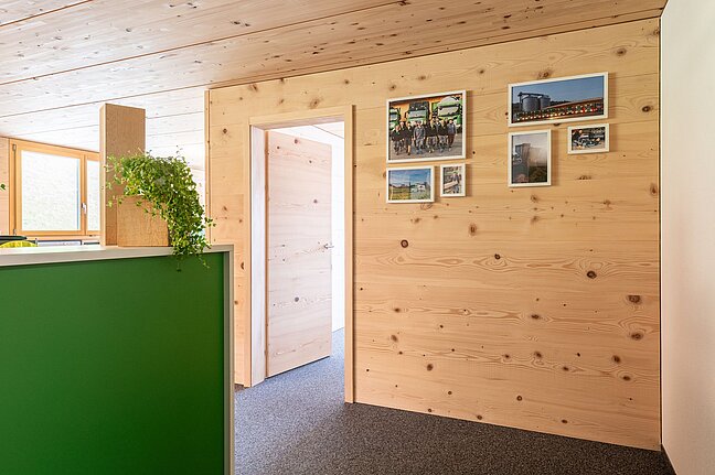 Eingang Sitzungszimmer der Nyffenegger Holz AG